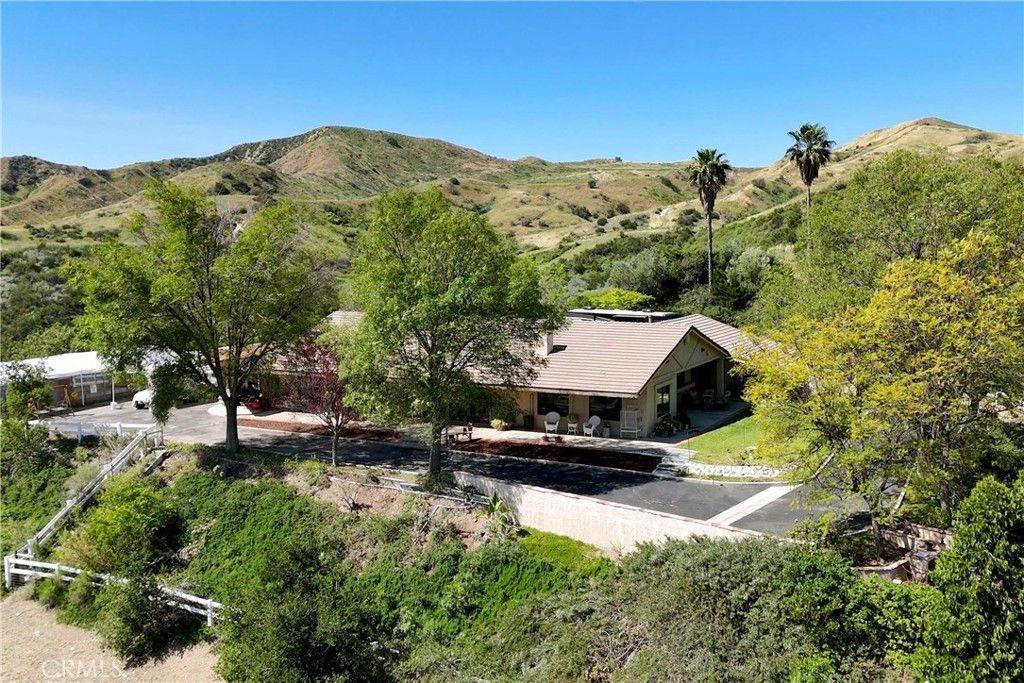 Image 67 of property listing at 30602 Hasley Canyon Road, Castaic, CA 91384