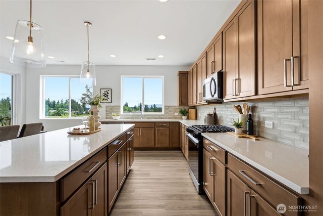 3209 219th Avenue E, Lake Tapps, WA 98391