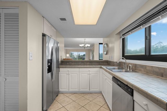 311 69th Ave N Apt 106, Myrtle Beach, SC 29572