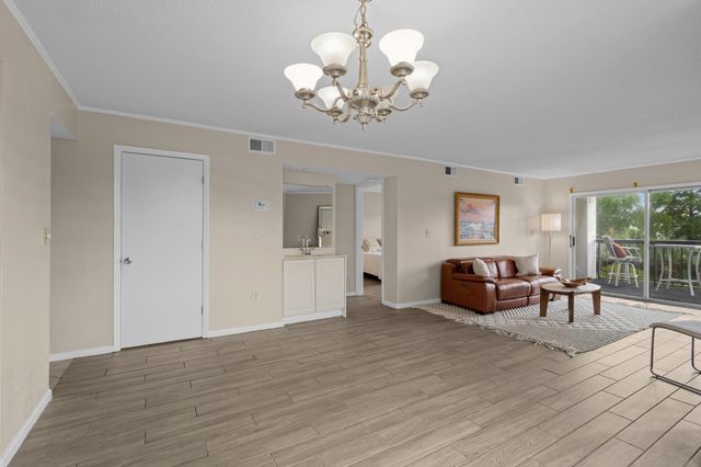 311 69th Ave N Apt 106, Myrtle Beach, SC 29572