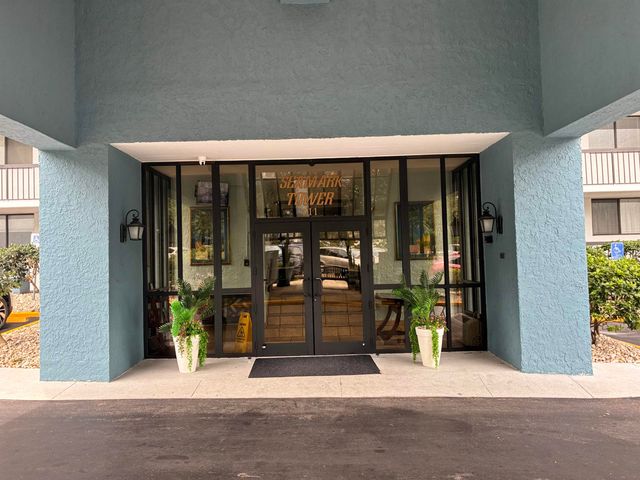 311 69th Ave N Apt 106, Myrtle Beach, SC 29572