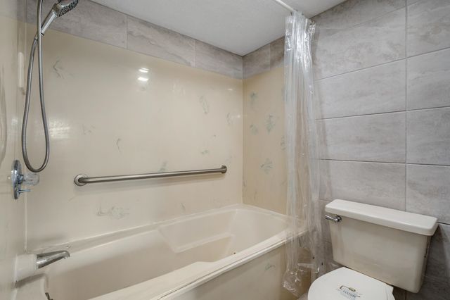 311 69th Ave N Apt 106, Myrtle Beach, SC 29572