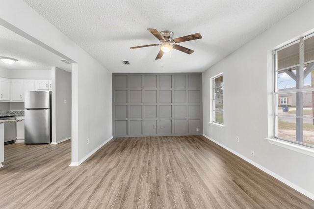 220 S League Street S, Sulphur Springs, TX 75482