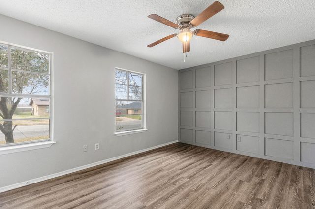 220 S League Street S, Sulphur Springs, TX 75482