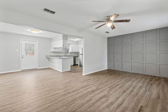 220 S League Street S, Sulphur Springs, TX 75482