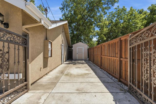 3700 12th Avenue, Sacramento, CA 95817
