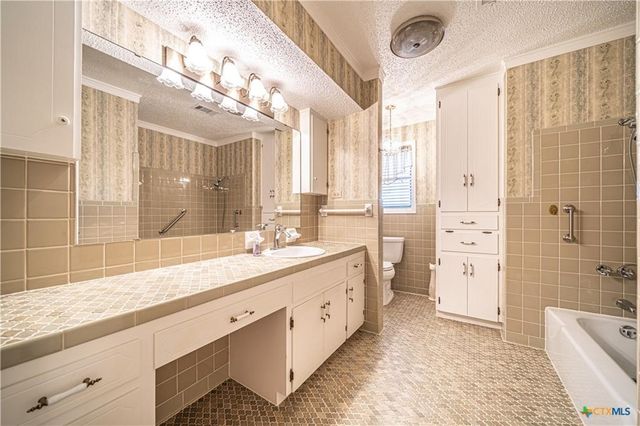 17941 Old 81, Troy, TX 76579