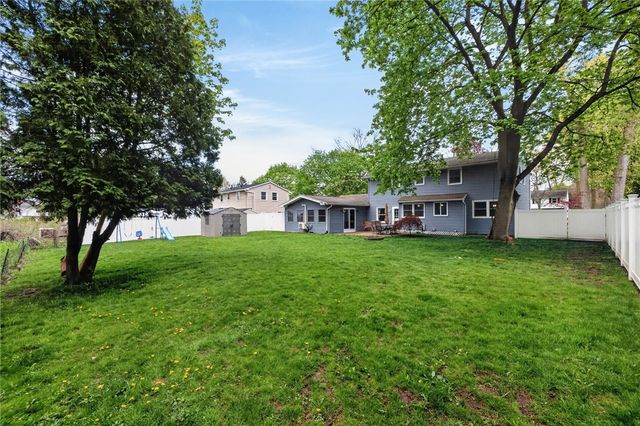 37 Southcross Trail, Perinton, NY 14450