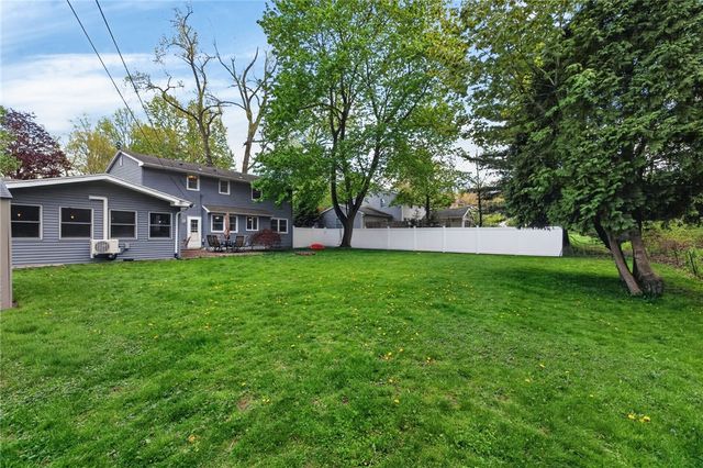 37 Southcross Trail, Perinton, NY 14450
