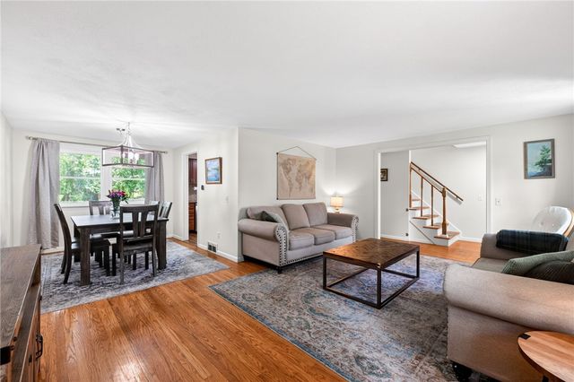 37 Southcross Trail, Perinton, NY 14450