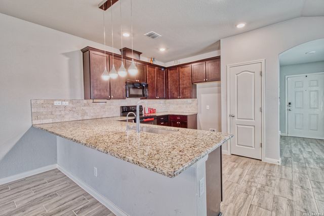 10663 Penelope, Converse, TX 78109