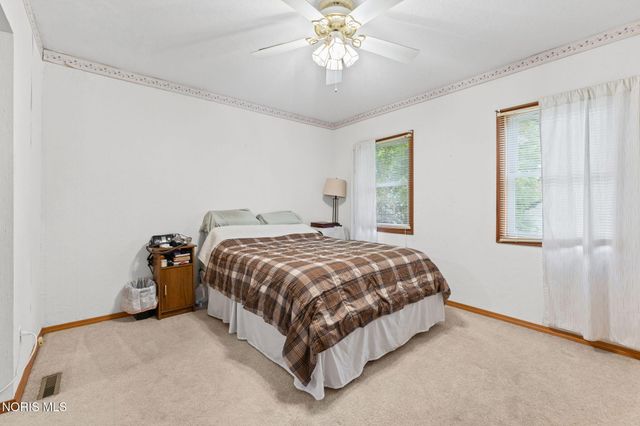 1425 S Crissey Road, Holland, OH 43528