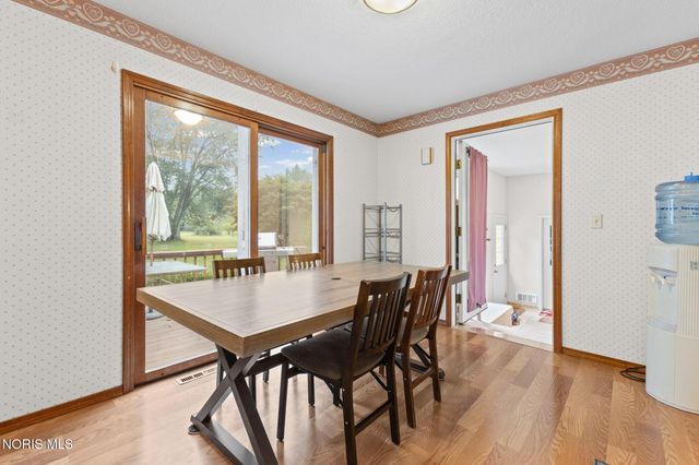 1425 S Crissey Road, Holland, OH 43528