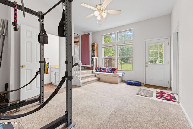 1425 S Crissey Road, Holland, OH 43528