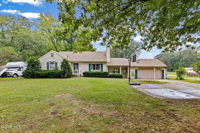1425 S Crissey Road, Holland, OH 43528