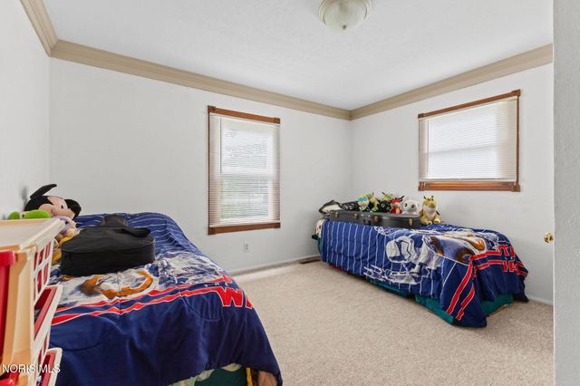 1425 S Crissey Road, Holland, OH 43528