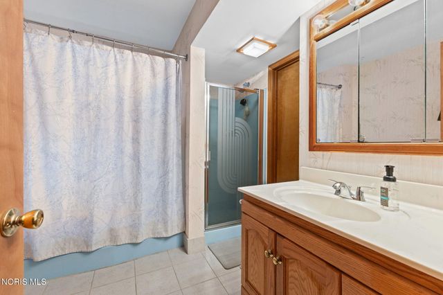 1425 S Crissey Road, Holland, OH 43528