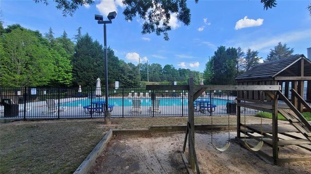 258 Valley Crossing 112, Canton, GA 30114