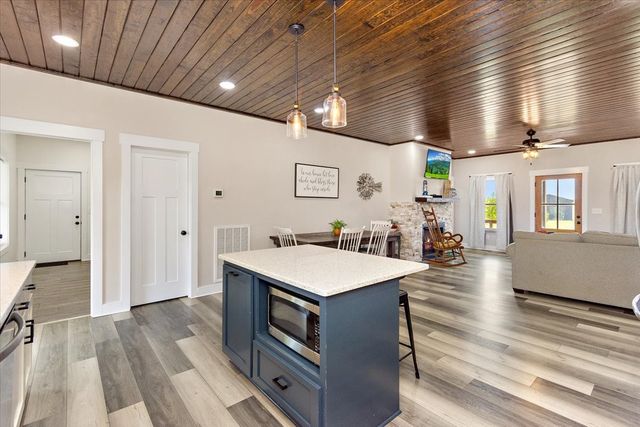 211 Miller Farm Ln, Winchester, TN 37398