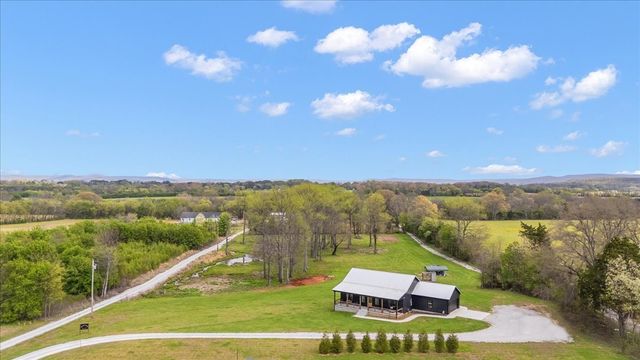 211 Miller Farm Ln, Winchester, TN 37398