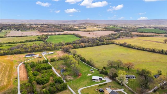 211 Miller Farm Ln, Winchester, TN 37398