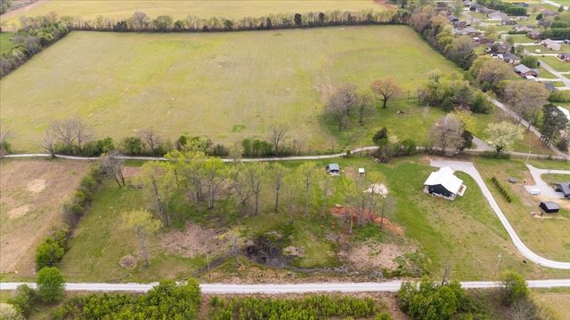 211 Miller Farm Ln, Winchester, TN 37398