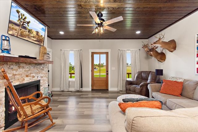 211 Miller Farm Ln, Winchester, TN 37398