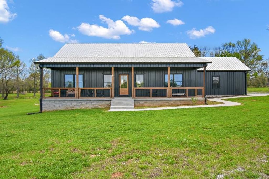 211 Miller Farm Ln, Winchester, TN 37398
