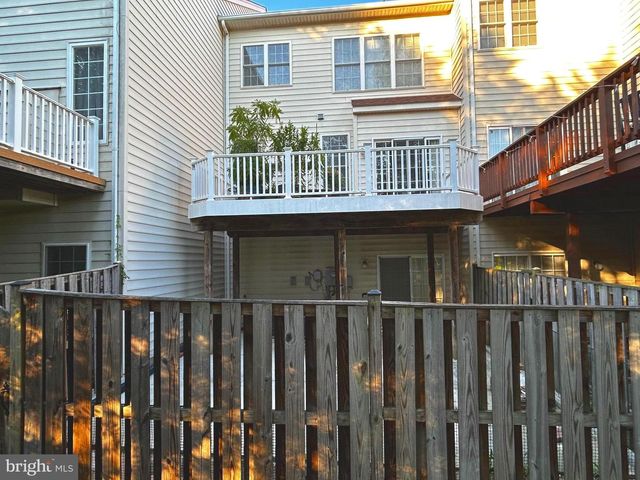 25285 NESTING SQ, Chantilly, VA 20152