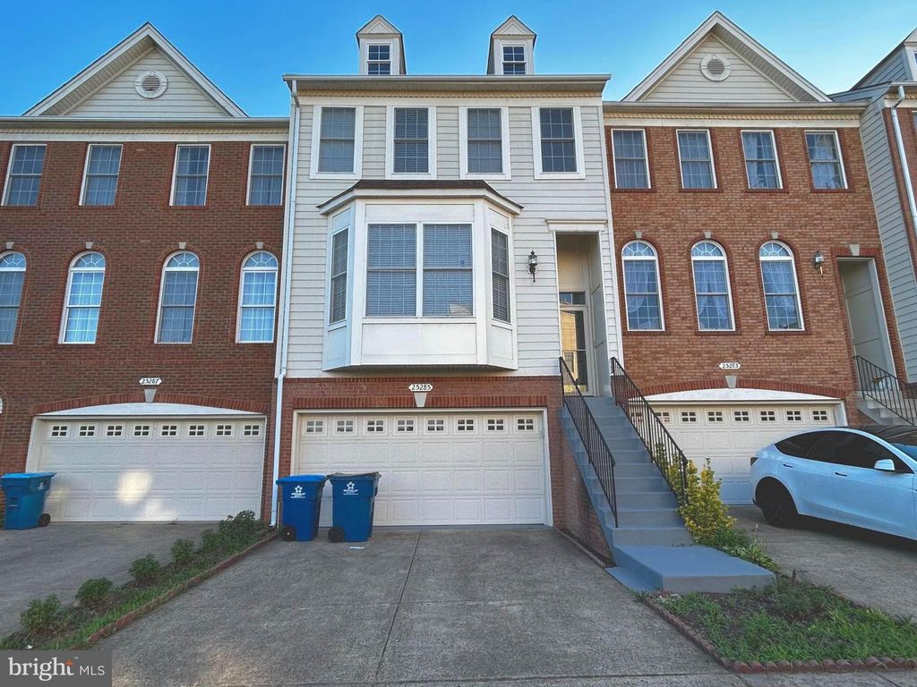 25285 NESTING SQ, Chantilly, VA 20152