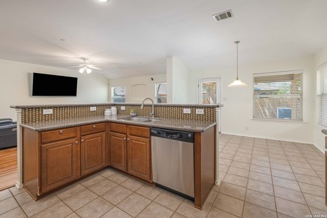 8927 LIBERTY VW, Converse, TX 78109