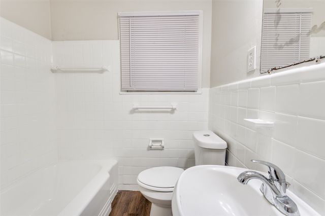 402 W Grauwyler Road, Irving, TX 75061