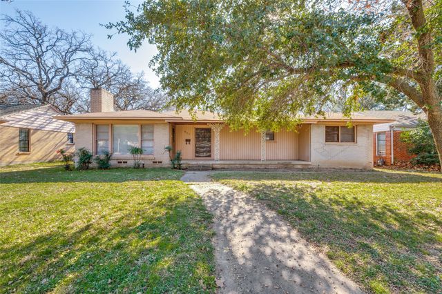 402 W Grauwyler Road, Irving, TX 75061
