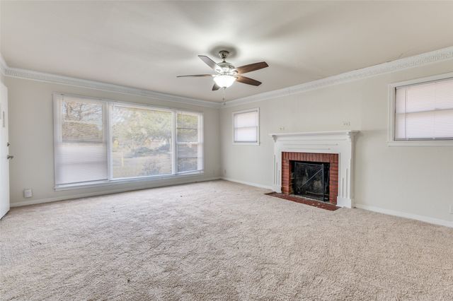 402 W Grauwyler Road, Irving, TX 75061