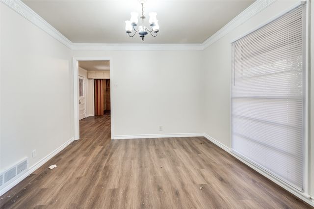 402 W Grauwyler Road, Irving, TX 75061