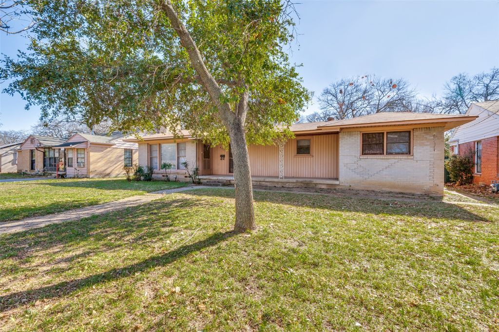 402 W Grauwyler Road, Irving, TX 75061