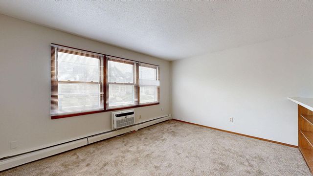 2216 Pleasant Avenue 202, Minneapolis, MN 55404