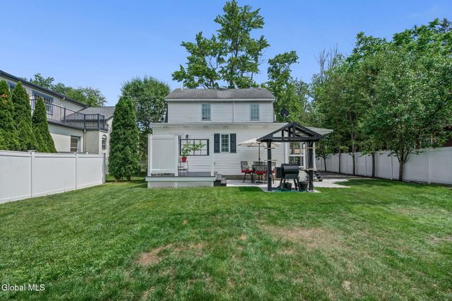 6 Glenwood Street, Guilderland, NY 12084