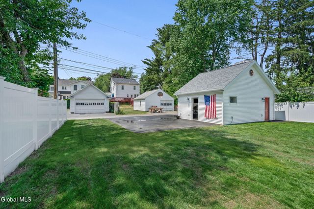 6 Glenwood Street, Guilderland, NY 12084