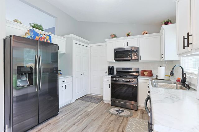23401 Arbor Pointe Drive, South Bend, IN 46628