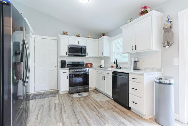 23401 Arbor Pointe Drive, South Bend, IN 46628