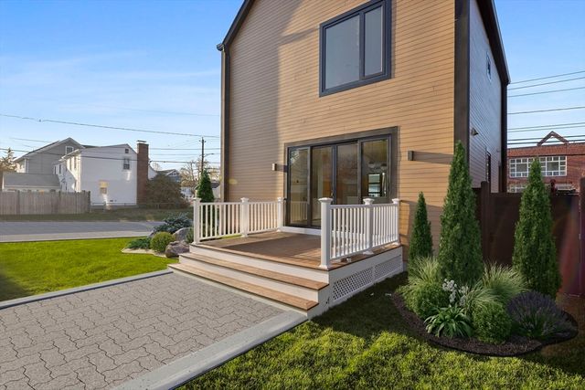 236 Lake Street, Waltham, MA 02451