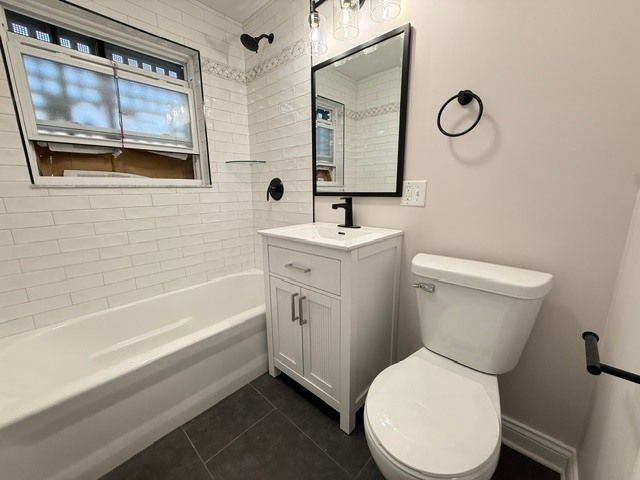 9619 S Bishop Street, Chicago, IL 60643