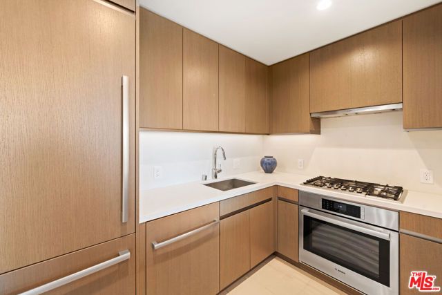 889 Francisco Street 3401, Los Angeles, CA 90017