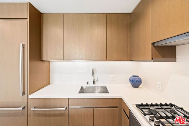 889 Francisco Street 3401, Los Angeles, CA 90017