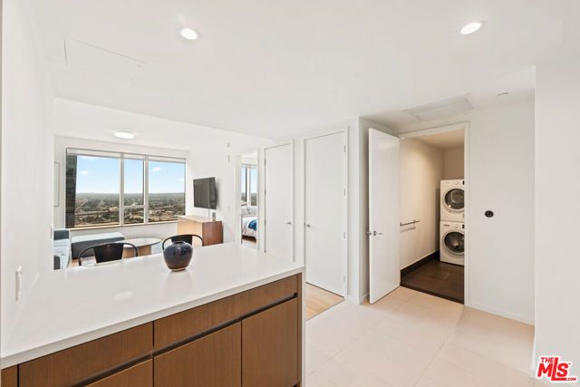 889 Francisco Street 3401, Los Angeles, CA 90017