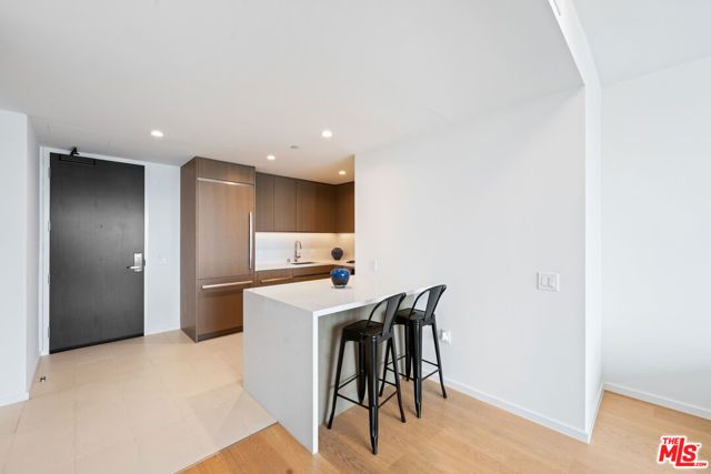 889 Francisco Street 3401, Los Angeles, CA 90017