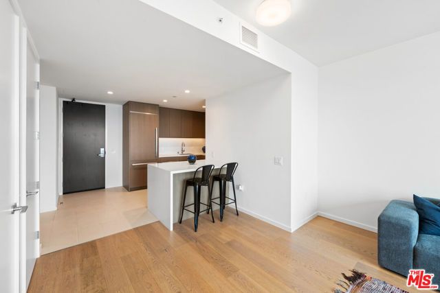 889 Francisco Street 3401, Los Angeles, CA 90017