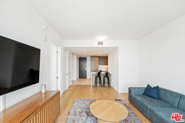 889 Francisco Street 3401, Los Angeles, CA 90017