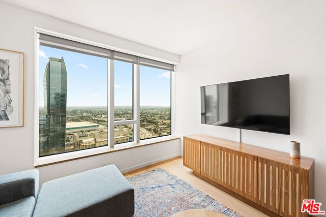 889 Francisco Street 3401, Los Angeles, CA 90017